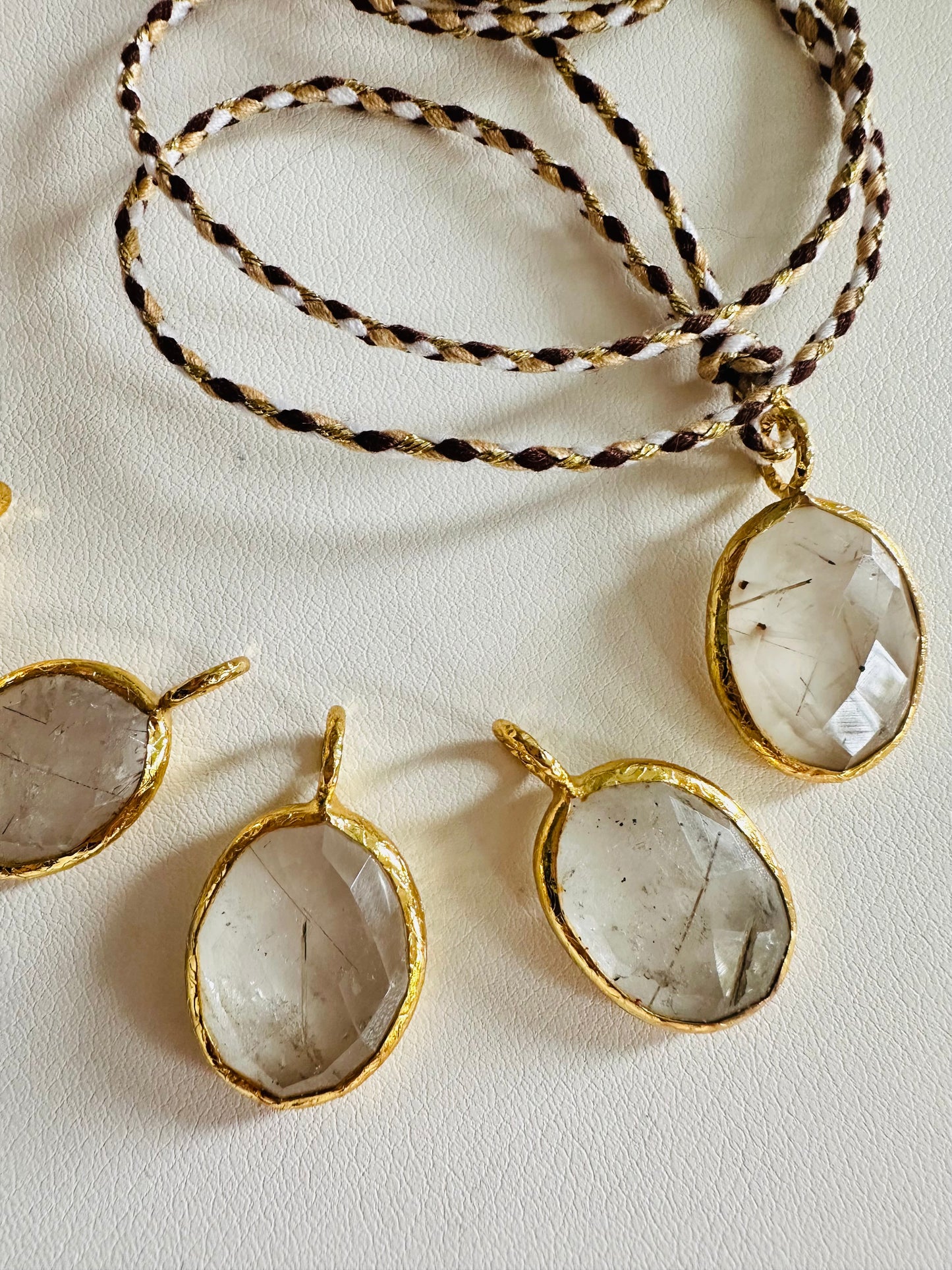 Ciondolo Claire Quarzo Rutilato