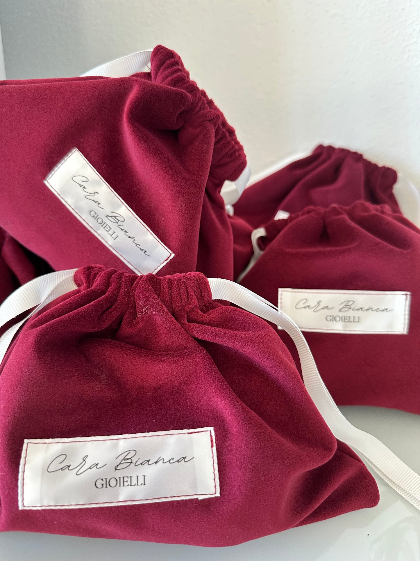 Pochette Holiday Collection