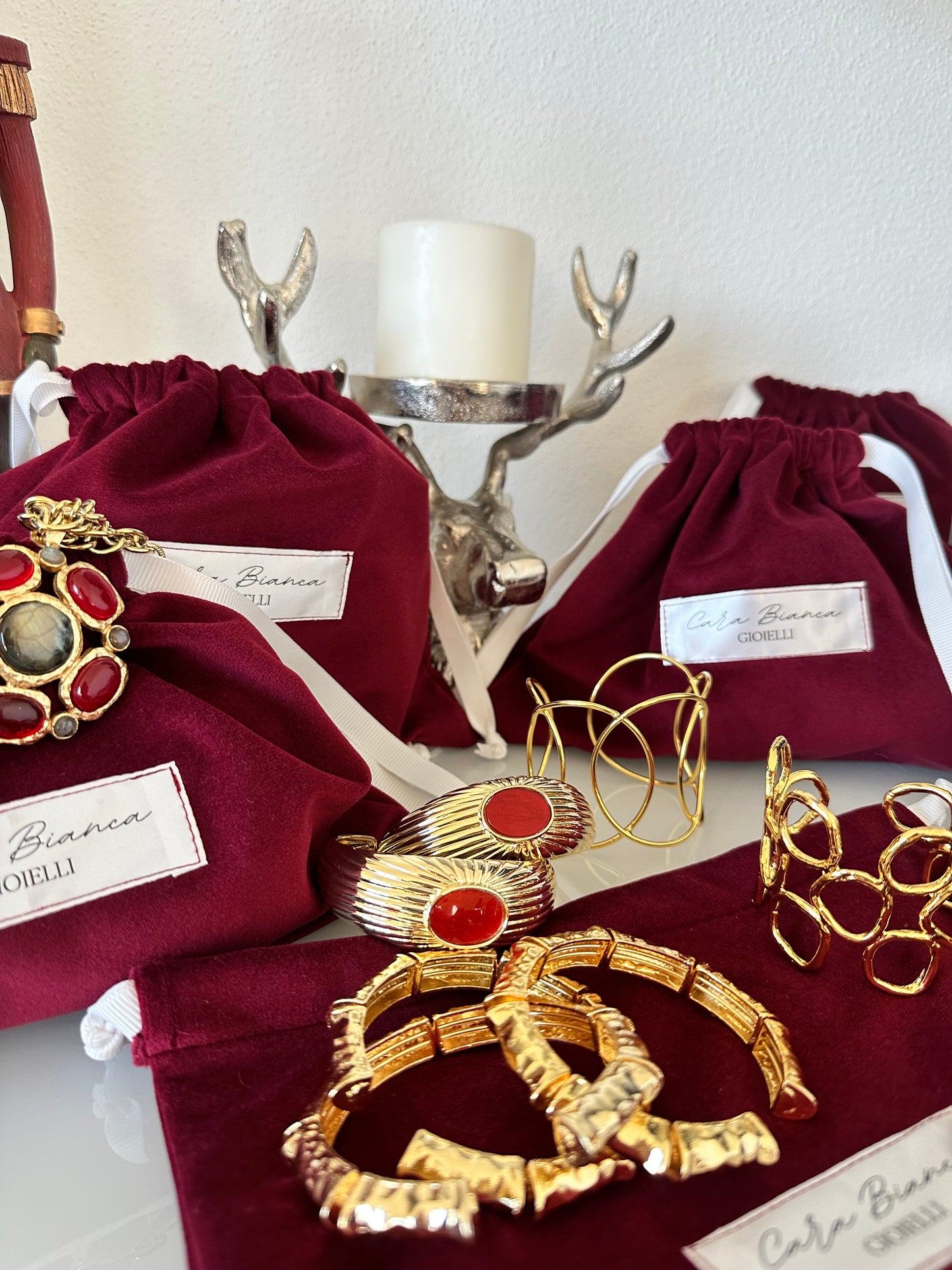 Pochette Holiday Collection